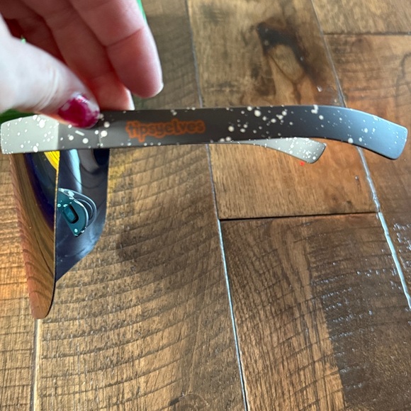 Canyon Crusader Visor‎ Sunglasses
TIPSY ELVES NWT - Picture 2 of 3